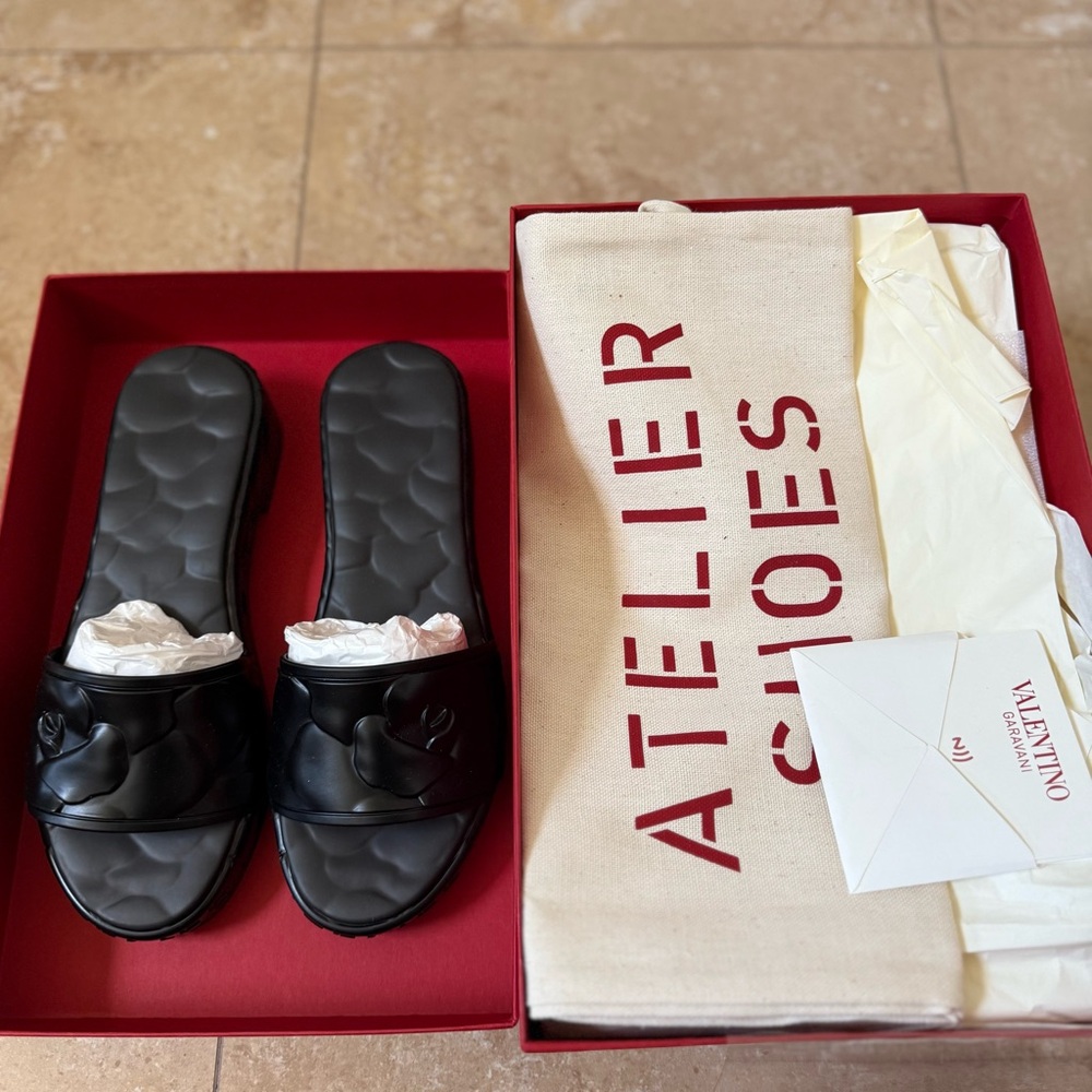 Valentino Garavani black atelier rubber slides